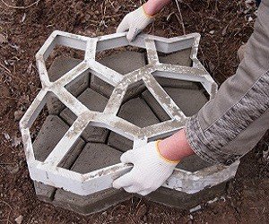 Форма для создания каменной садовой дорожки - рис 2.