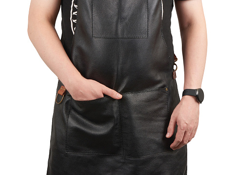 Фартук из натуральной кожи флотер  Материал: натуральная кожа КРС, цвет фартука: черный, цвет ремней: светлый бук, фурнитура из металлического сплава ЦАМ, цвет фурнитуры: антик, размер универсальный - рис 5.