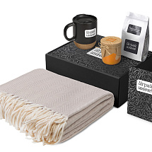 Подарочный набор Re:y. Nest с пледом, кружкой и вареньем