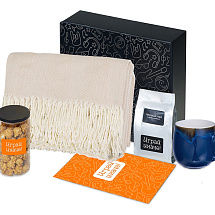 Подарочный набор Re:y. Haven  с пледом, кружкой и чаем