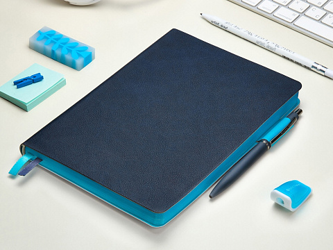 Ежедневник А5 датированный Boston 2026, темно-синий с голубым обрезом - рис 12.