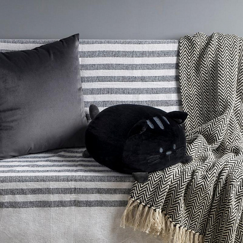 Подушка диванная "Черный кот" - рис 2.