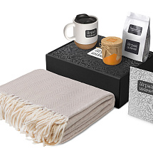 Подарочный набор Re:y. Nest с пледом, кружкой и вареньем